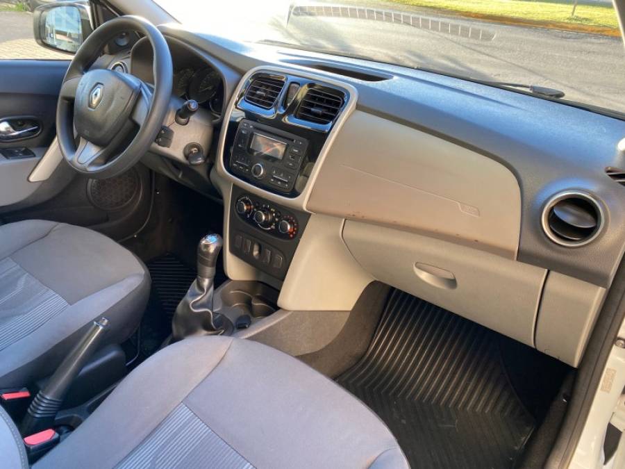 RENAULT - LOGAN - 2015/2015 - Branca - R$ 37.900,00