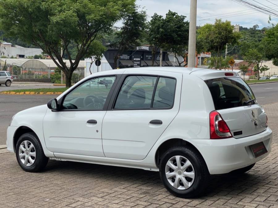 RENAULT - CLIO - 2014/2015 - Branca - R$ 32.900,00