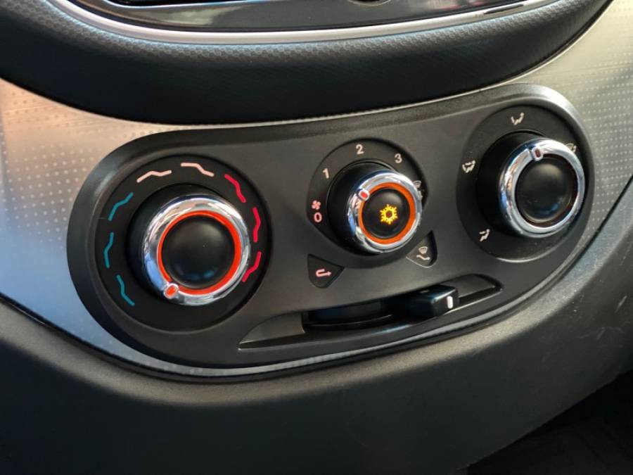 FIAT - GRAND SIENA - 2015/2015 - Vermelha - R$ 44.900,00