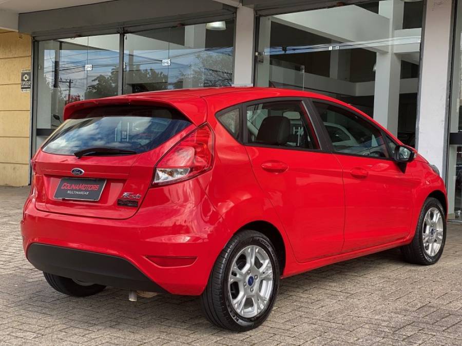 FORD - FIESTA - 2015/2015 - Vermelha - R$ 47.900,00