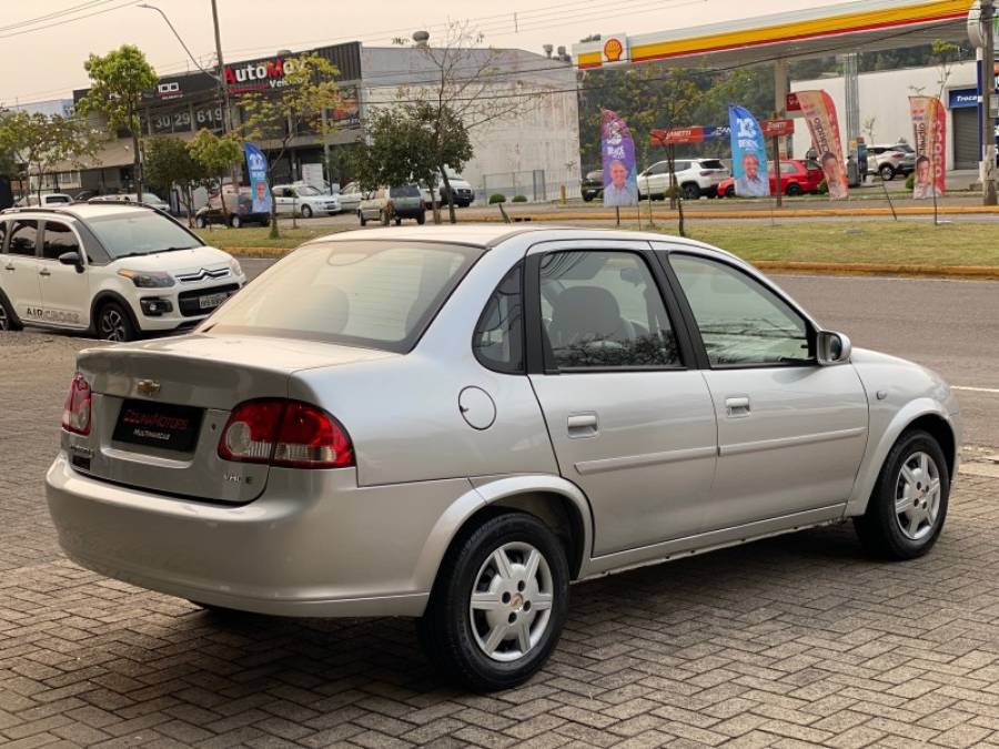 CHEVROLET - CLASSIC - 2014/2015 - Prata - R$ 31.900,00