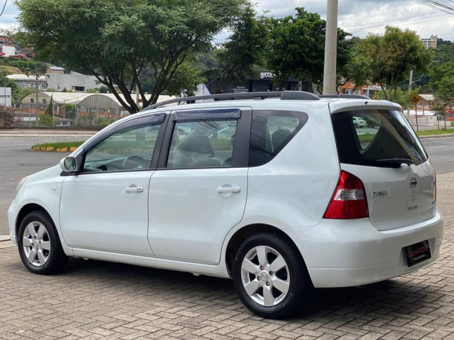 NISSAN - LIVINA - 2011/2012 - Branca - R$ 37.900,00