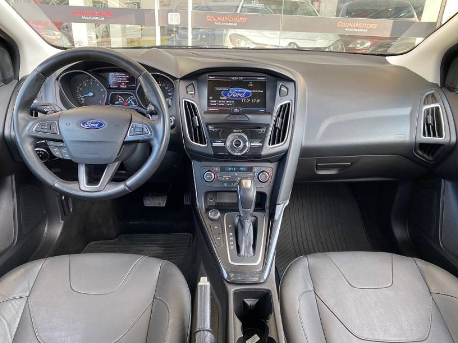 FORD - FOCUS - 2016/2016 - Branca - R$ 67.900,00