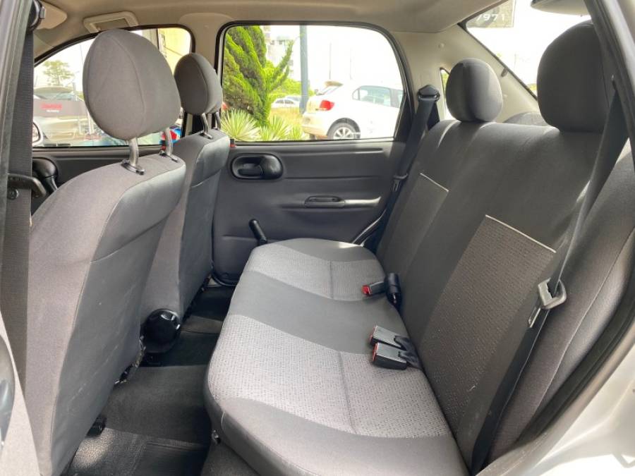 CHEVROLET - CLASSIC - 2013/2013 - Prata - R$ 28.900,00