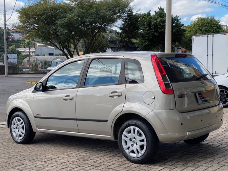 FORD - FIESTA - 2012/2012 - Bege - R$ 33.900,00