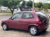 CHEVROLET - CORSA - 2000/2001 - Vermelha - R$ 17.900,00