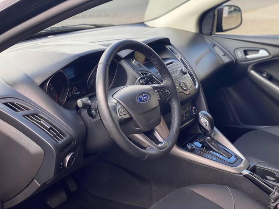 FORD - FOCUS - 2016/2016 - Preta - R$ 59.900,00