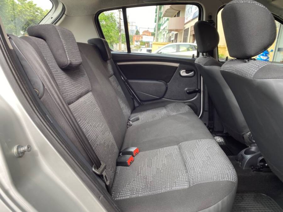 RENAULT - SANDERO - 2010/2011 - Prata - R$ 26.900,00