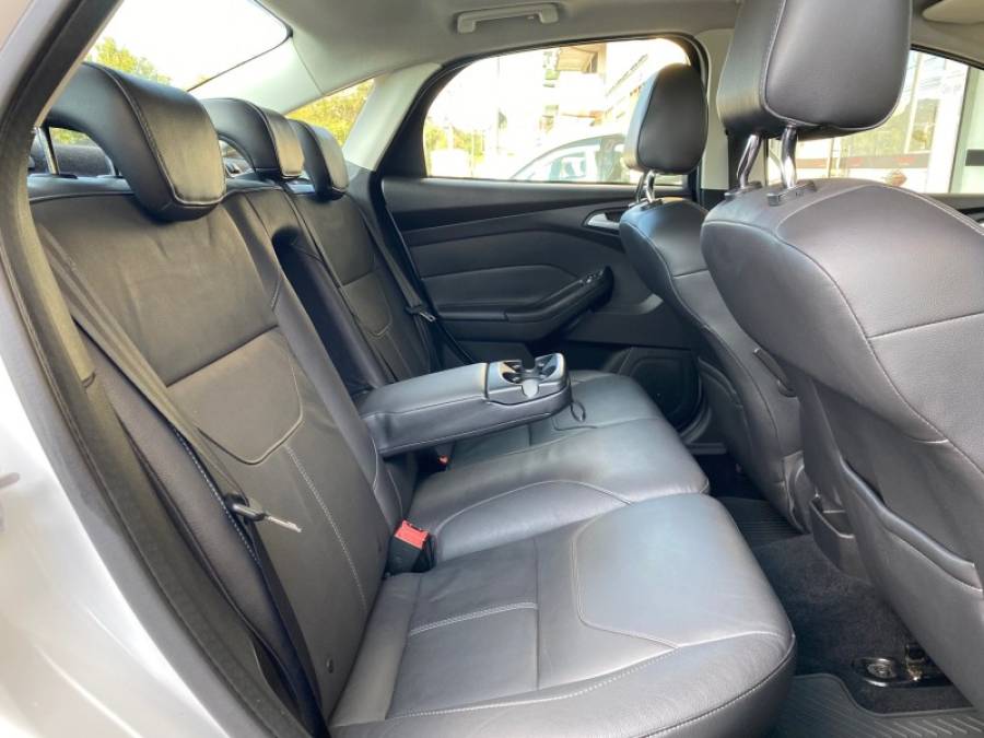 FORD - FOCUS - 2016/2016 - Branca - R$ 67.900,00
