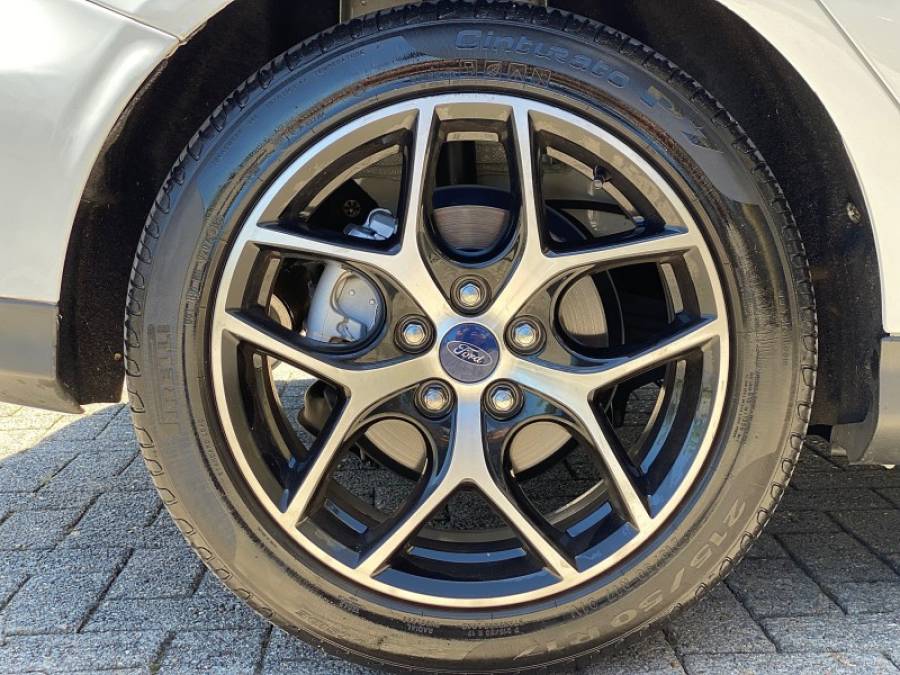 FORD - FOCUS - 2016/2016 - Branca - R$ 66.900,00