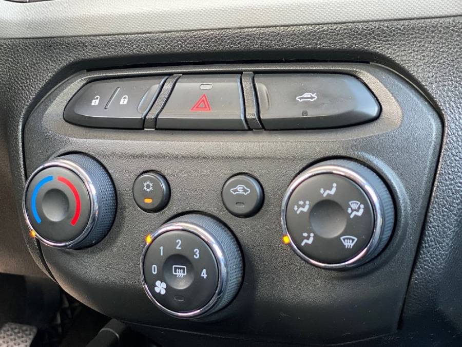 CHEVROLET - ONIX - 2014/2015 - Azul - R$ 46.900,00