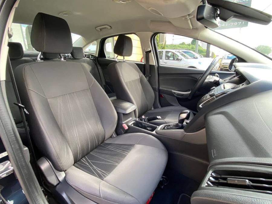 FORD - FOCUS - 2016/2016 - Cinza - R$ 59.900,00