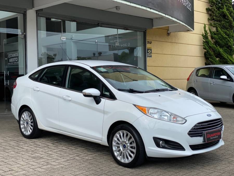 FORD - FIESTA - 2015/2015 - Branca - R$ 50.900,00