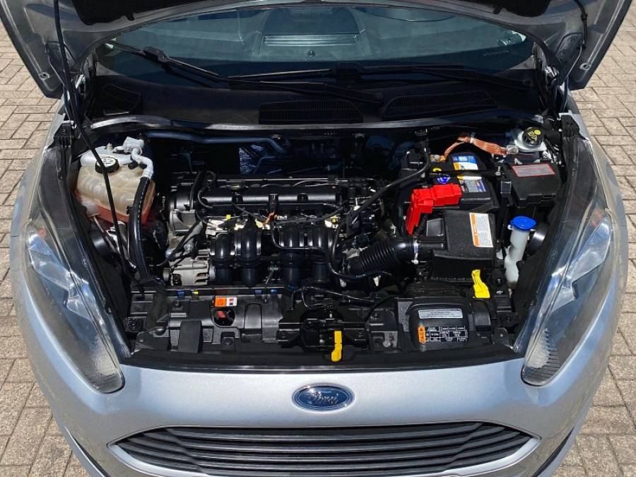 FORD - FIESTA - 2015/2015 - Prata - R$ 45.900,00