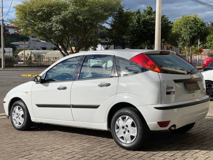 FORD - FOCUS - 2009/2009 - Branca - R$ 31.900,00
