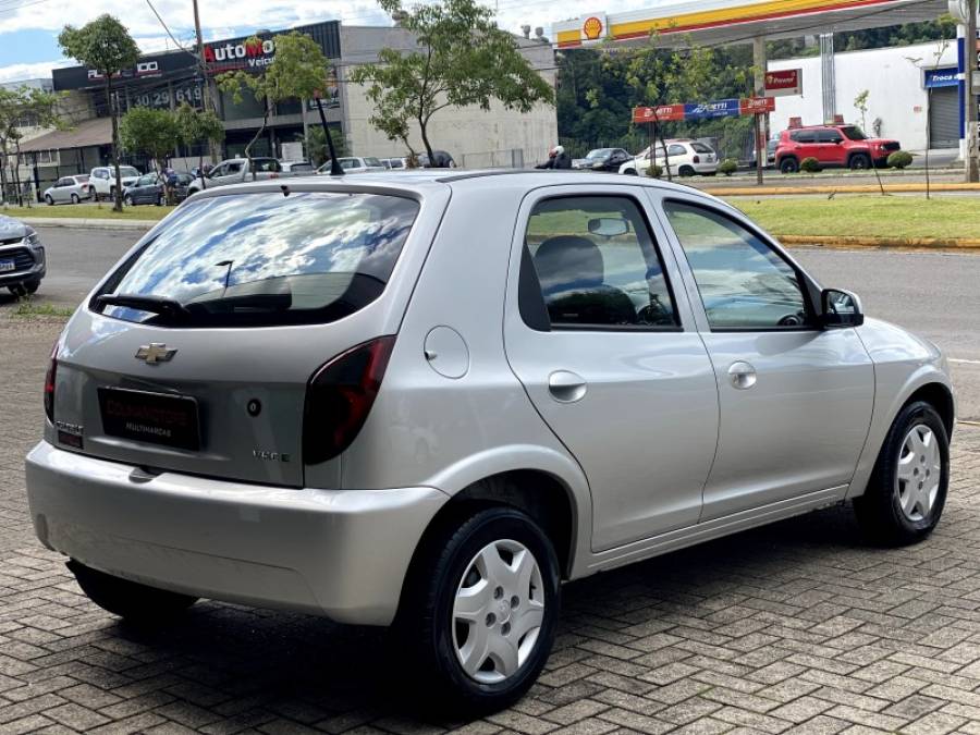 CHEVROLET - CELTA - 2013/2013 - Prata - R$ 35.900,00