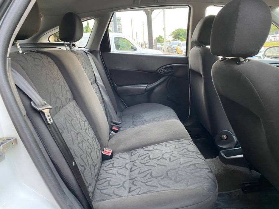 FORD - FOCUS - 2009/2009 - Branca - R$ 31.900,00