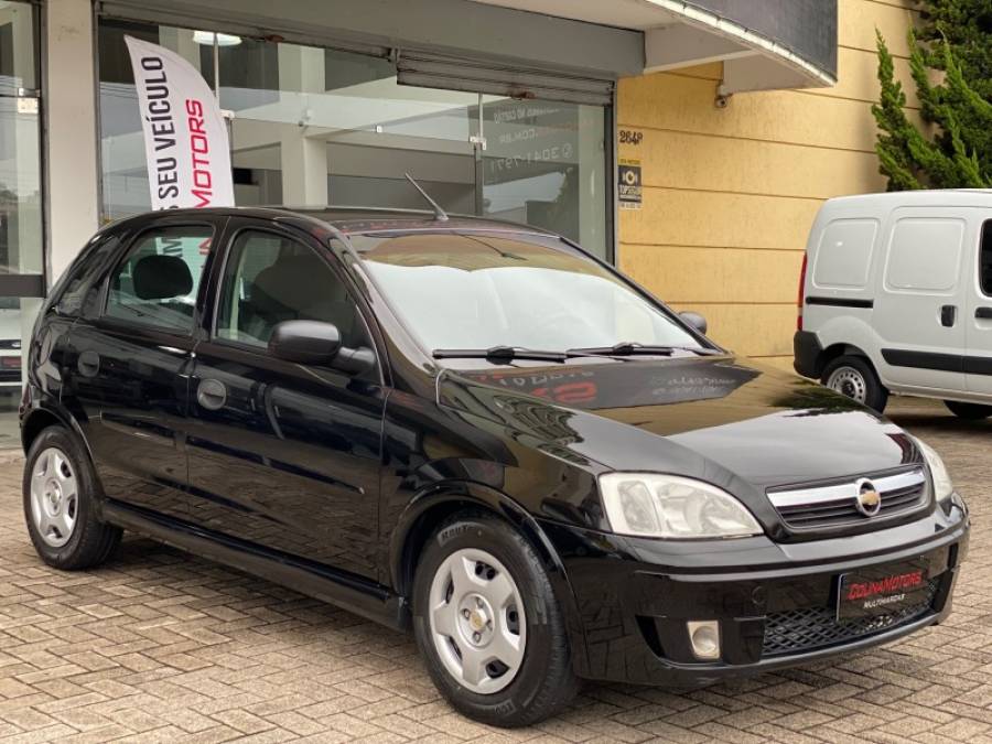 CHEVROLET - CORSA - 2010/2011 - Preta - R$ 32.900,00