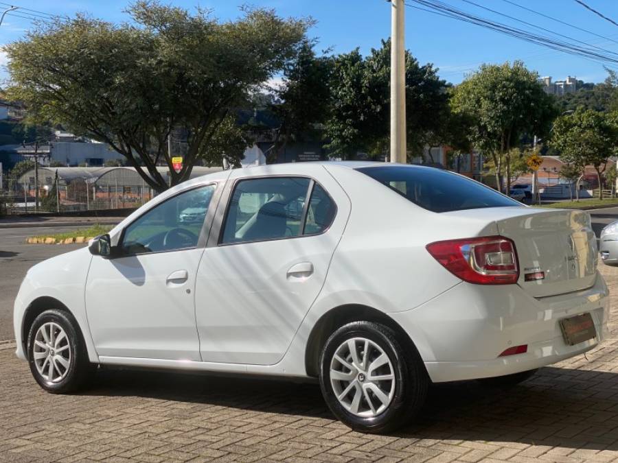 RENAULT - LOGAN - 2015/2015 - Branca - R$ 37.900,00