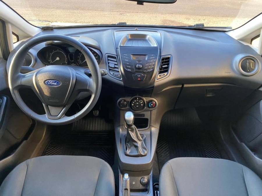 FORD - FIESTA - 2015/2015 - Prata - R$ 45.900,00