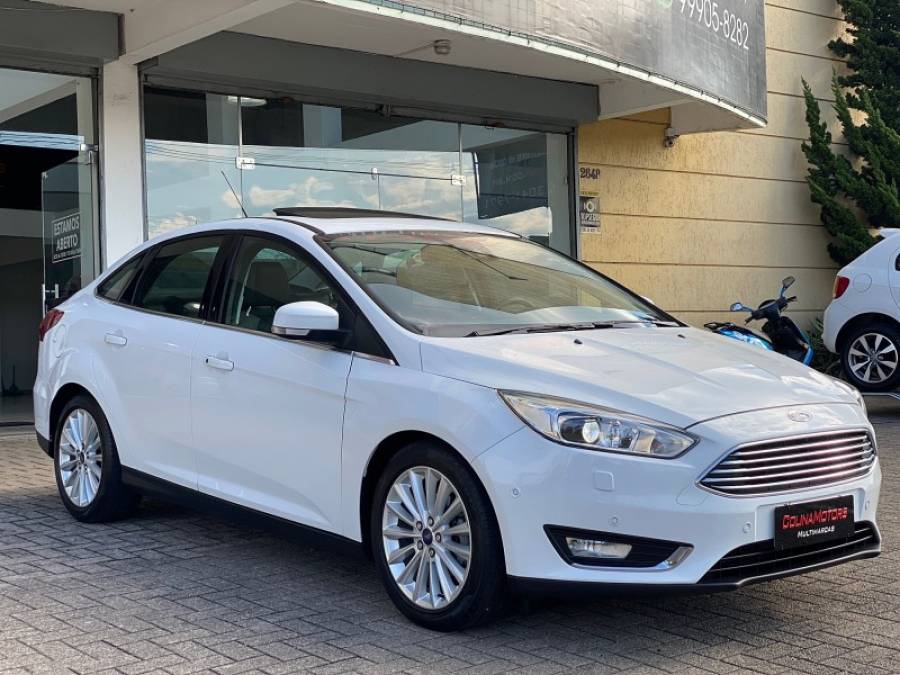 FORD - FOCUS - 2016/2016 - Branca - R$ 67.900,00