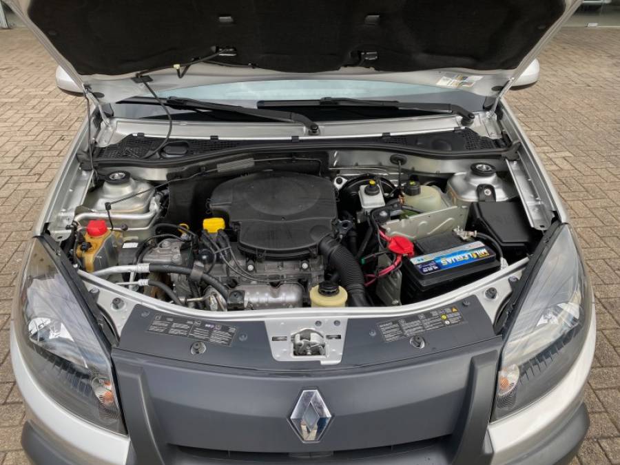 RENAULT - SANDERO - 2014/2014 - Prata - R$ 45.900,00