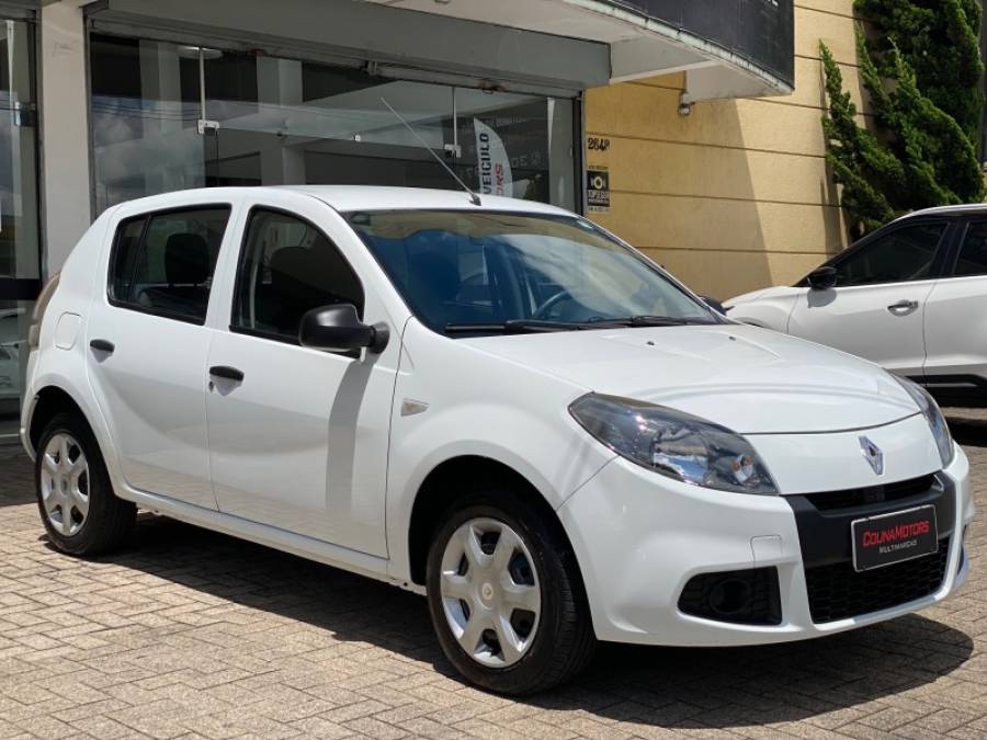 RENAULT - SANDERO - 2014/2014 - Branca - R$ 32.900,00