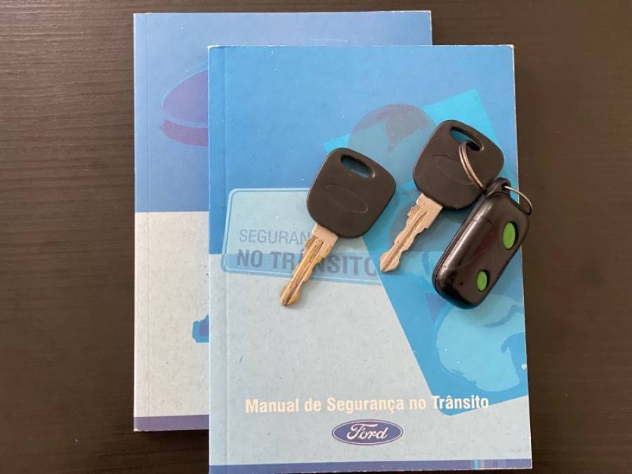 FORD - ECOSPORT - 2004/2005 - Prata - R$ 31.900,00