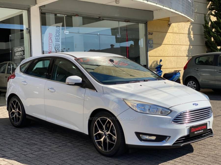 FORD - FOCUS - 2016/2016 - Branca - R$ 64.900,00