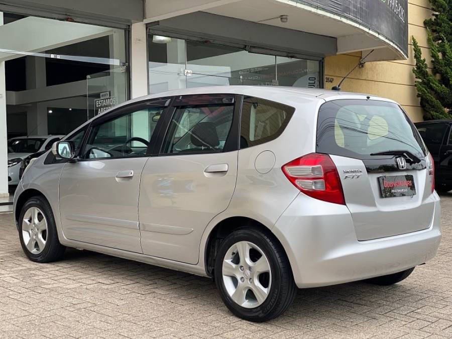 HONDA - FIT - 2011/2011 - Prata - R$ 42.900,00
