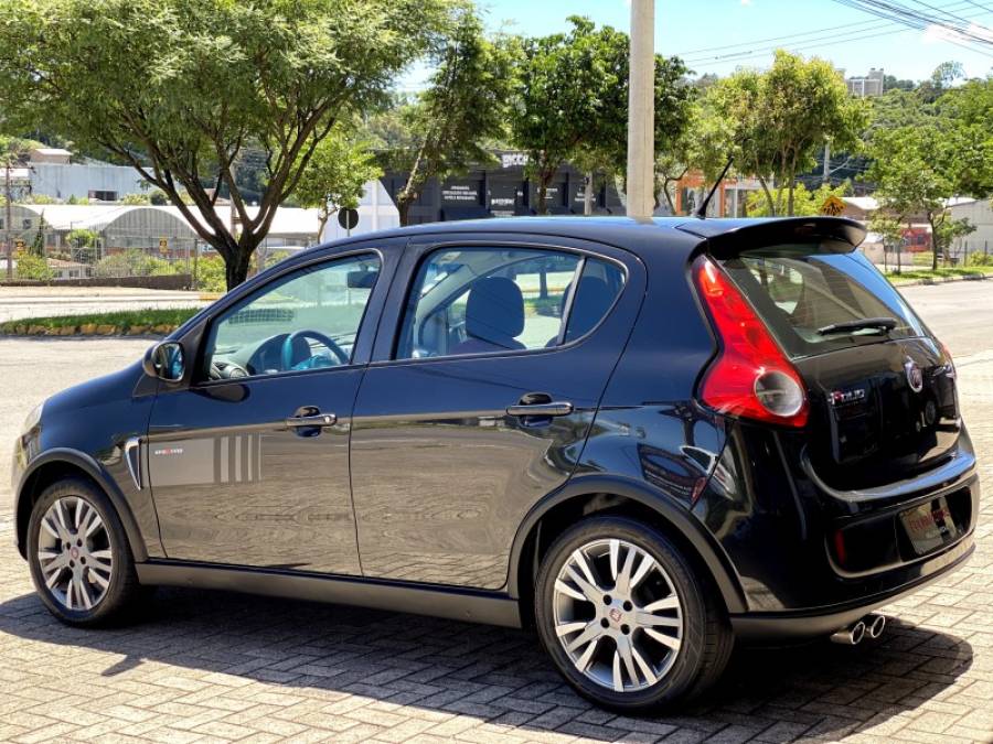 FIAT - PALIO - 2013/2013 - Preta - R$ 41.900,00