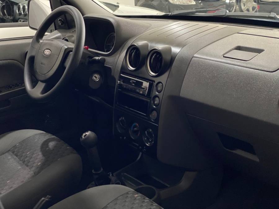 FORD - ECOSPORT - 2005/2005 - Prata - R$ 31.900,00