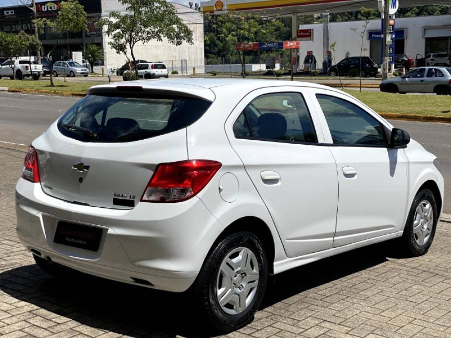 CHEVROLET - ONIX - 2015/2015 - Branca - R$ 44.900,00