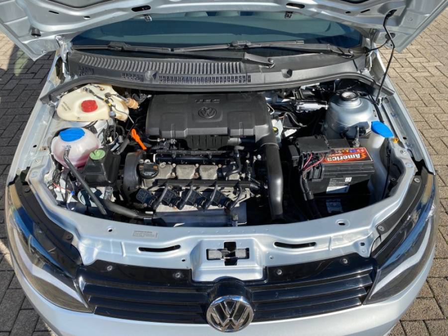 VOLKSWAGEN - GOL - 2014/2015 - Prata - R$ 41.900,00