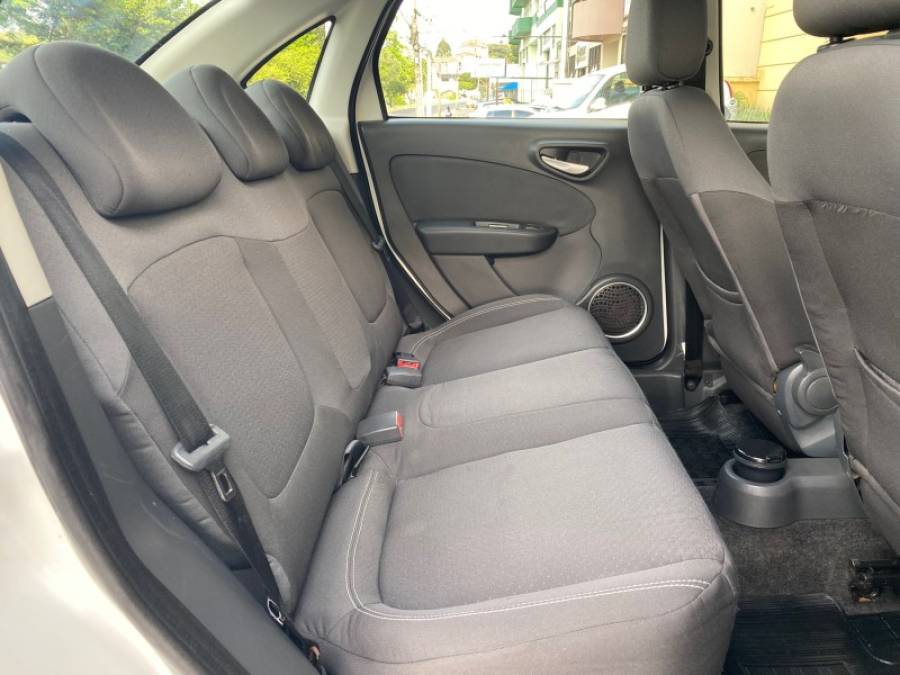 FIAT - GRAND SIENA - 2014/2014 - Branca - R$ 40.900,00