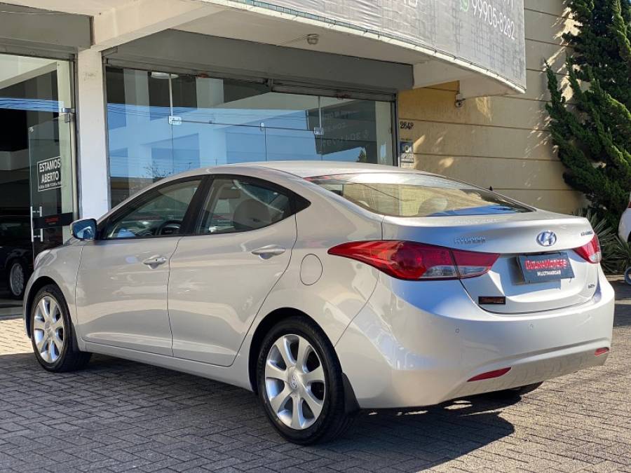 HYUNDAI - ELANTRA - 2012/2012 - Prata - R$ 65.900,00