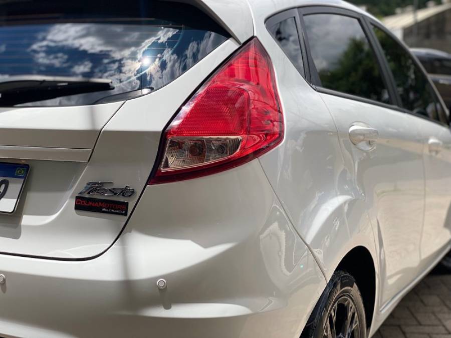 FORD - FIESTA - 2014/2014 - Branca - R$ 43.900,00