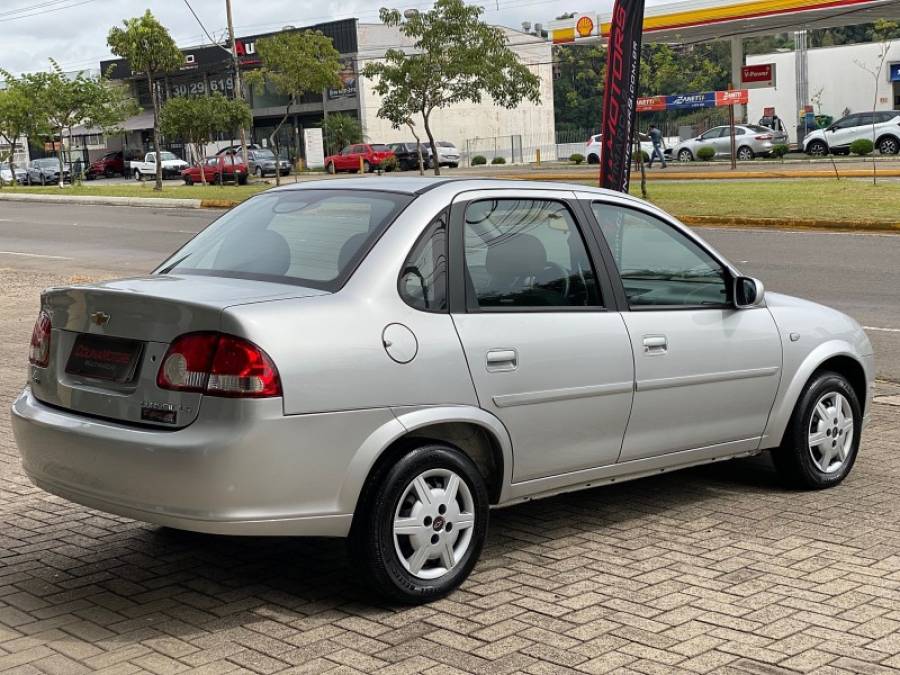 CHEVROLET - CLASSIC - 2013/2013 - Prata - R$ 35.900,00