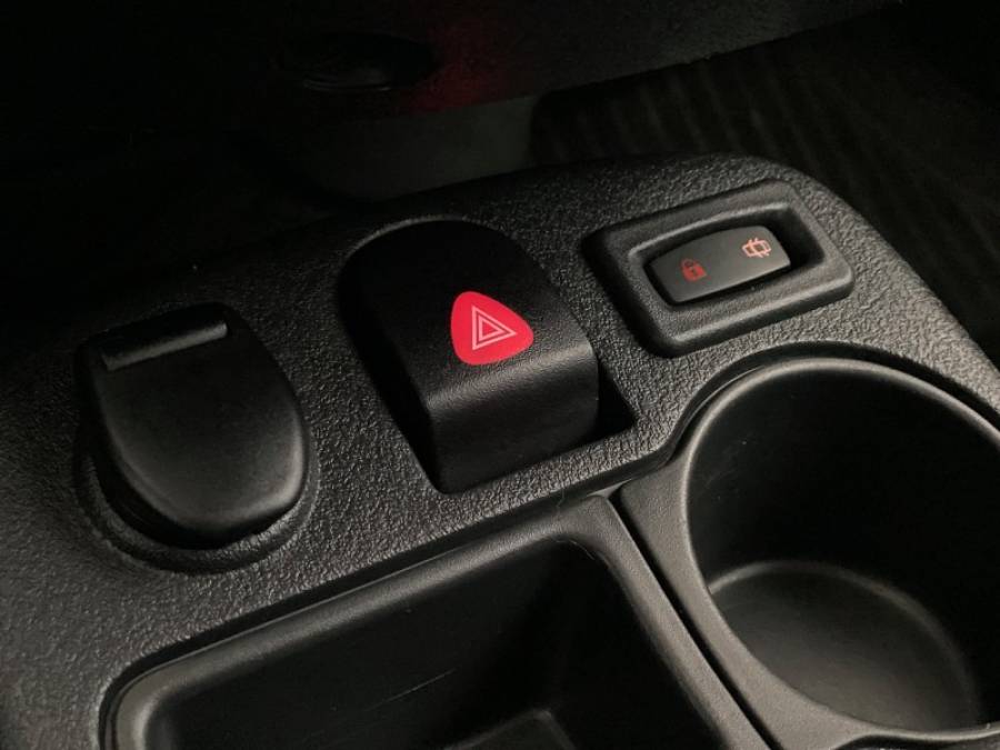 RENAULT - CLIO - 2016/2016 - Branca - R$ 37.900,00