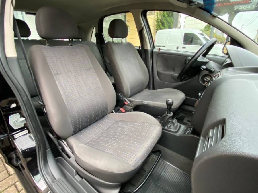 CHEVROLET - CORSA - 2010/2011 - Preta - R$ 32.900,00