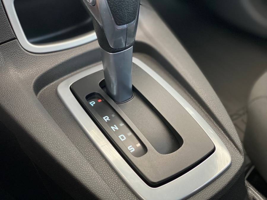 FORD - FIESTA - 2014/2014 - Branca - R$ 43.900,00