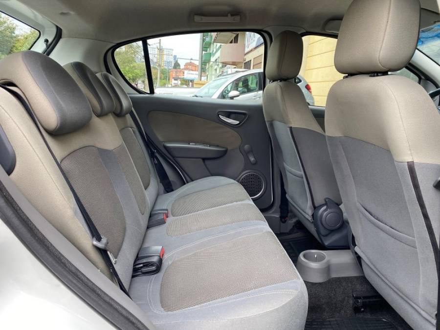 FIAT - PALIO - 2013/2013 - Branca - R$ 39.900,00