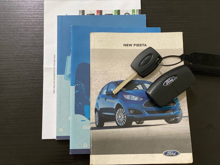 FORD - FIESTA - 2014/2014 - Preta - R$ 47.900,00