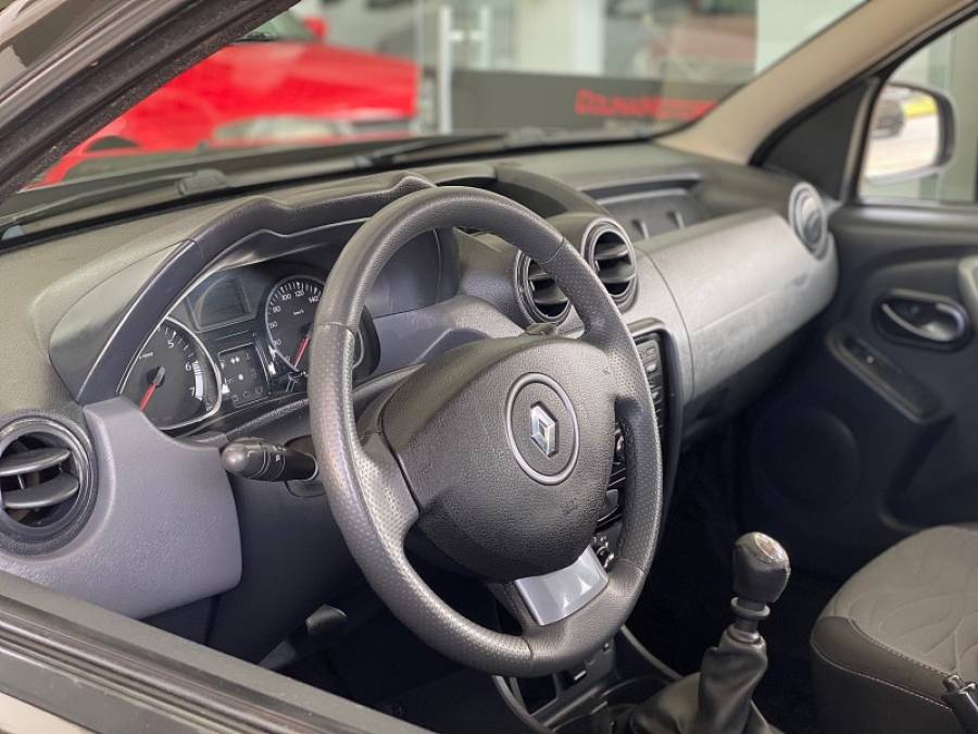 RENAULT - DUSTER - 2014/2014 - Preta - R$ 52.900,00