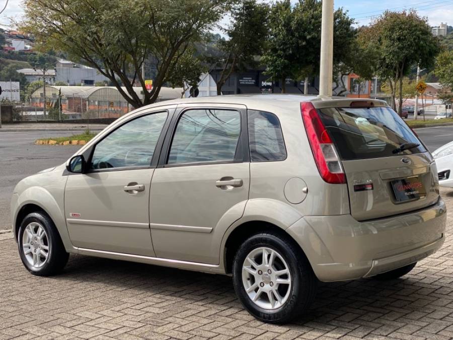 FORD - FIESTA - 2009/2009 - Bege - R$ 27.900,00
