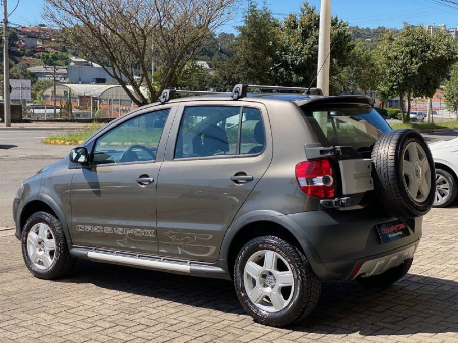 VOLKSWAGEN - CROSSFOX - 2009/2009 - Cinza - R$ 36.900,00