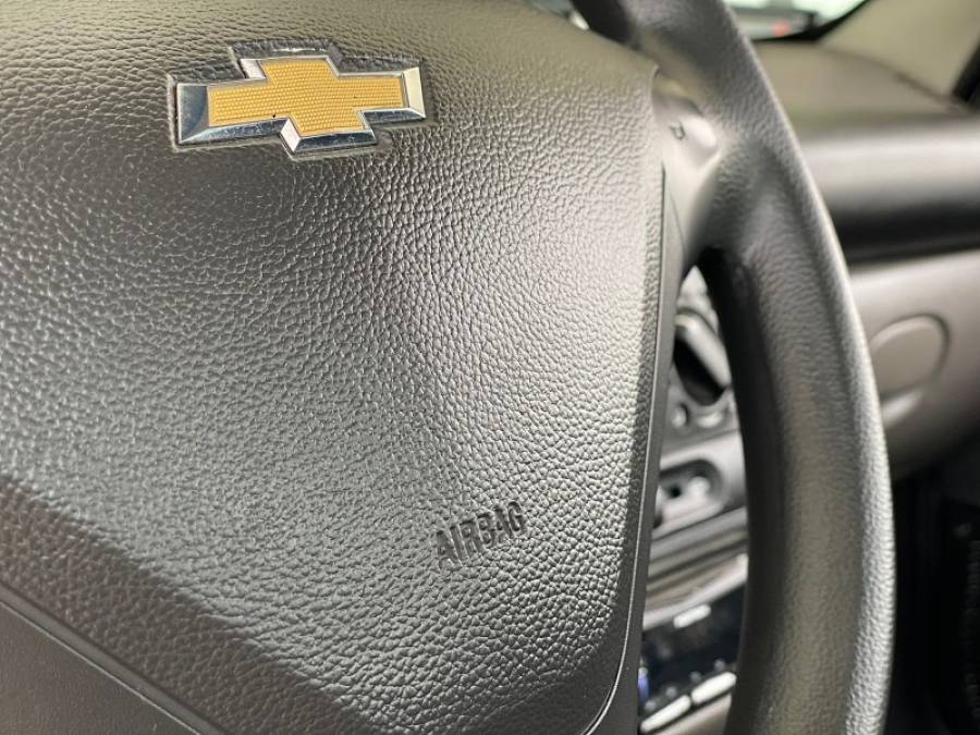 CHEVROLET - CLASSIC - 2013/2013 - Prata - R$ 28.900,00