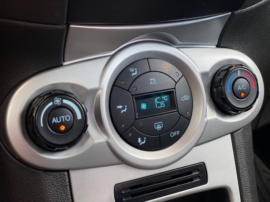 FORD - FIESTA - 2014/2014 - Branca - R$ 43.900,00