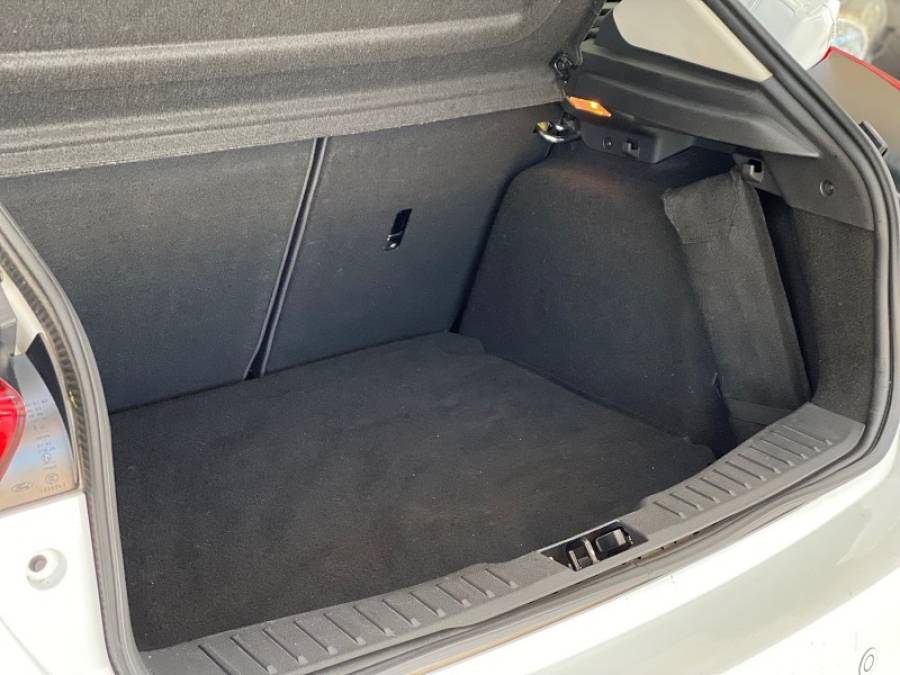 FORD - FOCUS - 2016/2016 - Branca - R$ 66.900,00