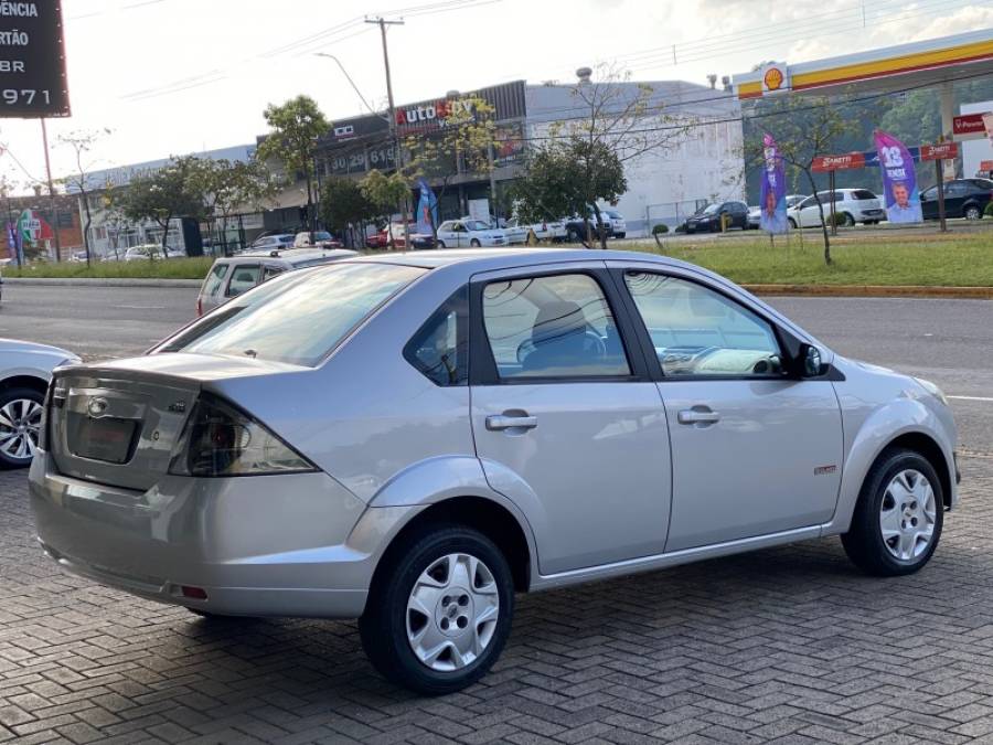 FORD - FIESTA - 2012/2012 - Prata - R$ 33.900,00